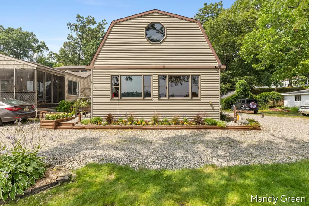 2858 Hall Street Orleans Township MI 48865