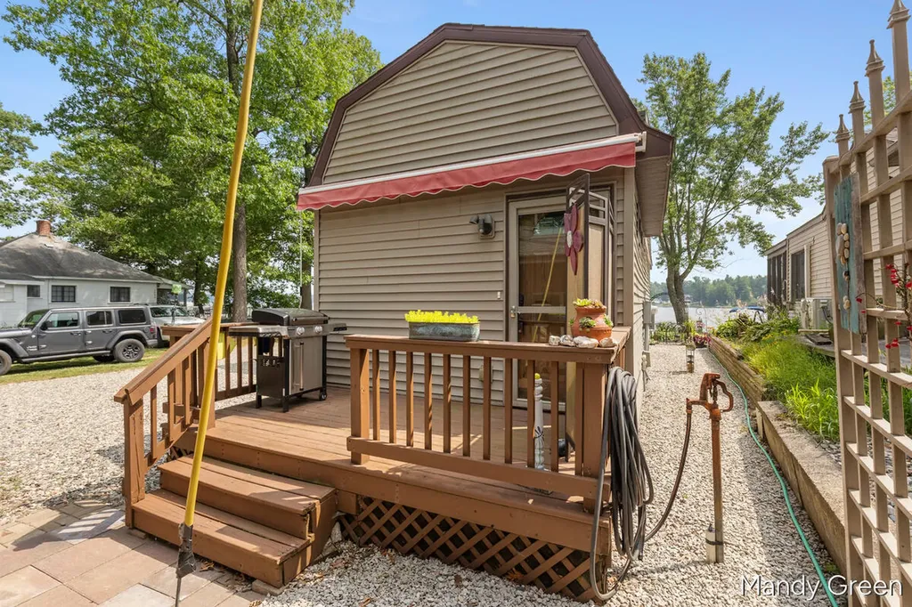 2858 Hall Street Orleans Township MI 48865