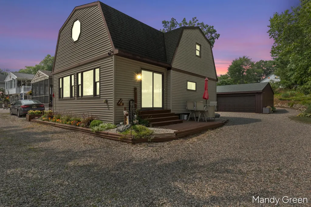 2858 Hall Street Orleans Township MI 48865