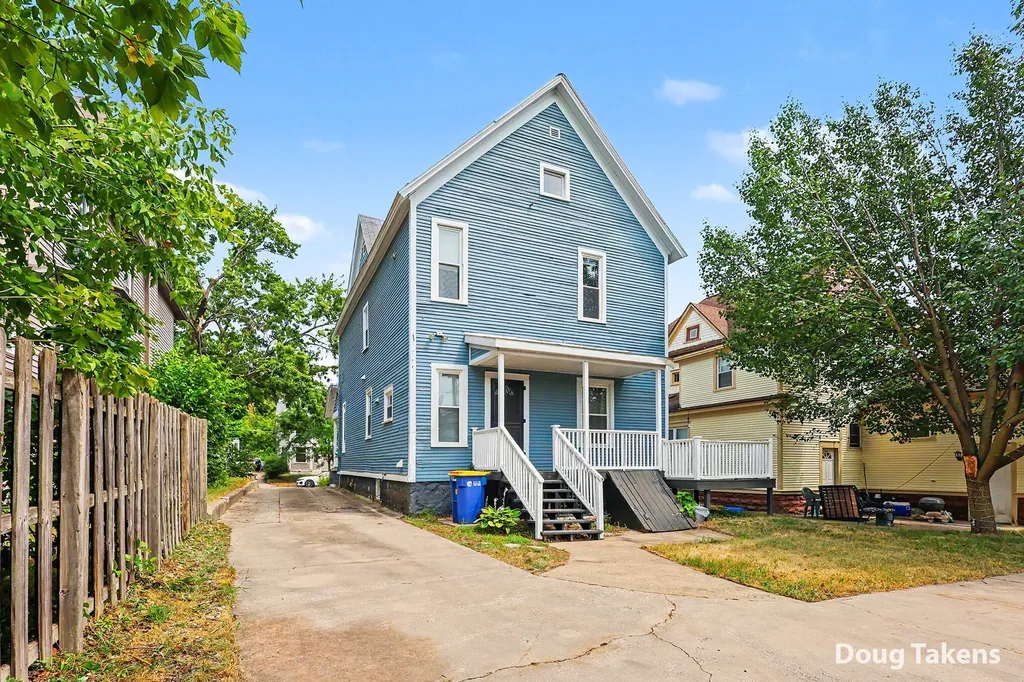 735 Paris Avenue SE Grand Rapids City MI 49503