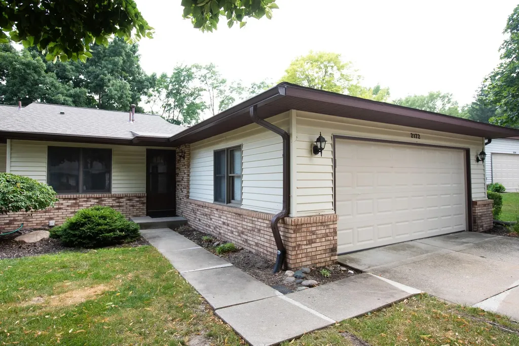 2172 Wildfield Drive NE Grand Rapids City MI 49505
