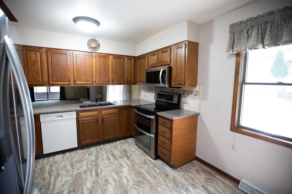 2172 Wildfield Drive NE Grand Rapids City MI 49505