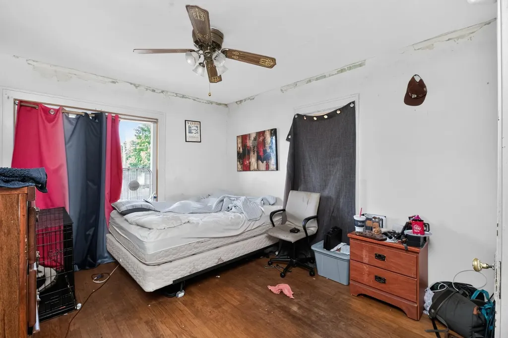 1043 Oakdale Street SE Grand Rapids City MI 49507