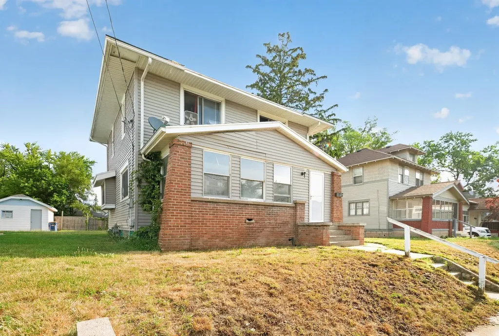 1043 Oakdale Street SE Grand Rapids City MI 49507