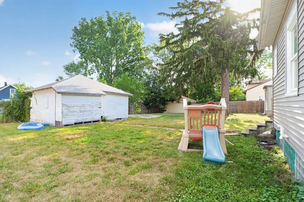 1043 Oakdale Street SE Grand Rapids City MI 49507