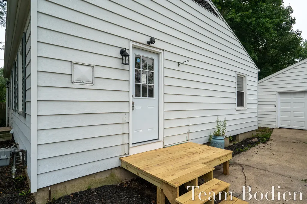 5526 Bedford Street Portage City MI 49002