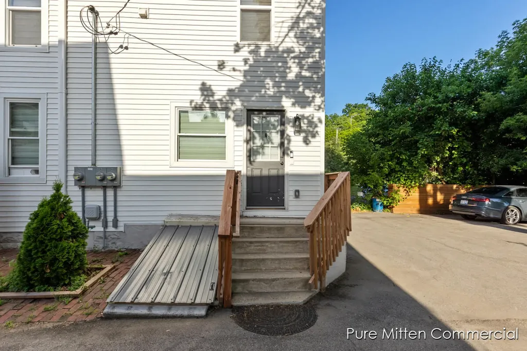 1205 Bridge Street NW Grand Rapids City MI 49504