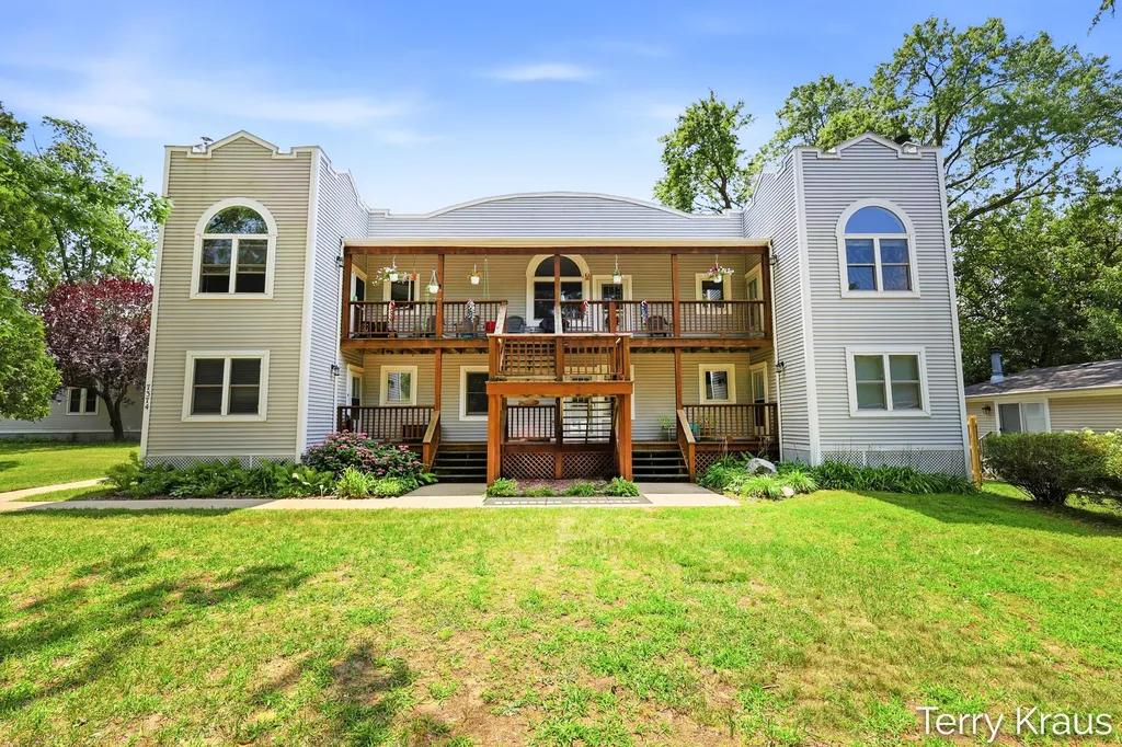 7374 N Shore Drive Casco Township MI 49090