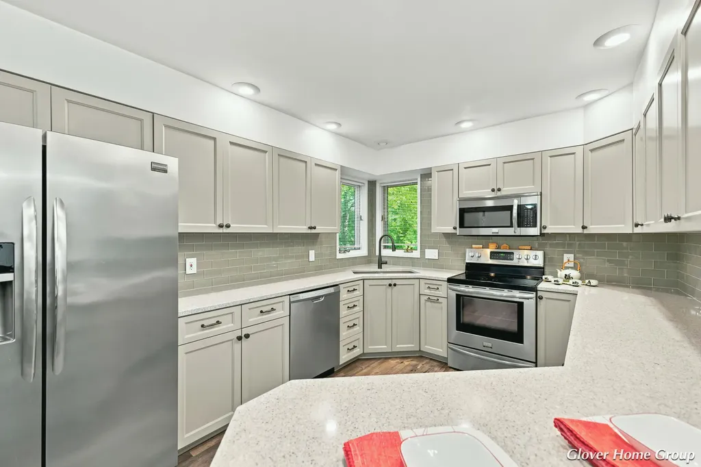 2511 Mcintosh Avenue NE Grand Rapids Charter Township MI 49525