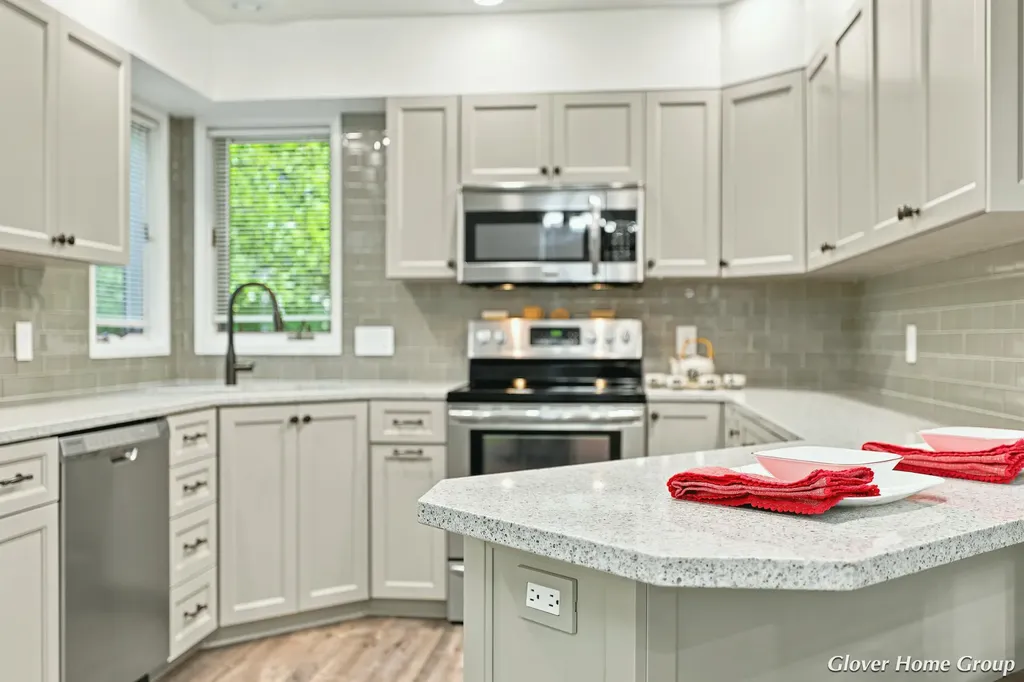 2511 Mcintosh Avenue NE Grand Rapids Charter Township MI 49525
