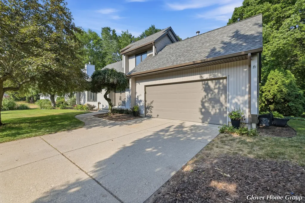 2511 Mcintosh Avenue NE Grand Rapids Charter Township MI 49525