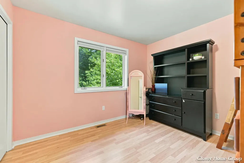 2511 Mcintosh Avenue NE Grand Rapids Charter Township MI 49525
