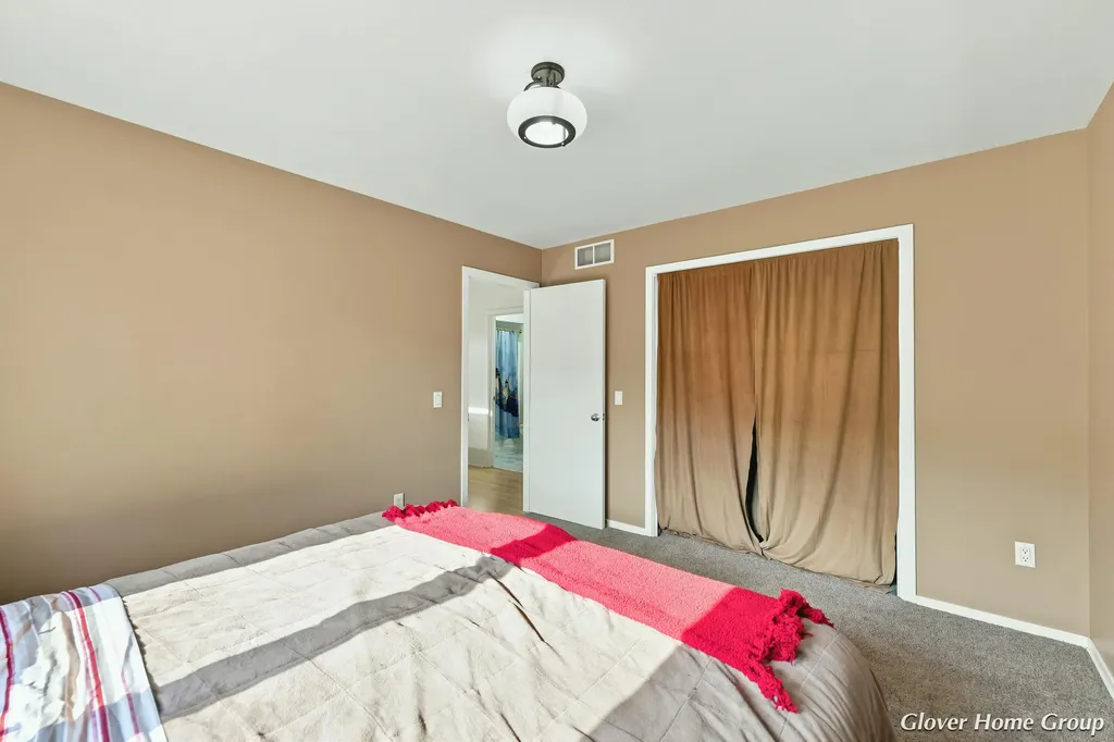 2511 Mcintosh Avenue NE Grand Rapids Charter Township MI 49525