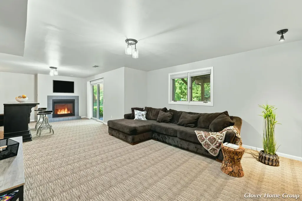 2511 Mcintosh Avenue NE Grand Rapids Charter Township MI 49525