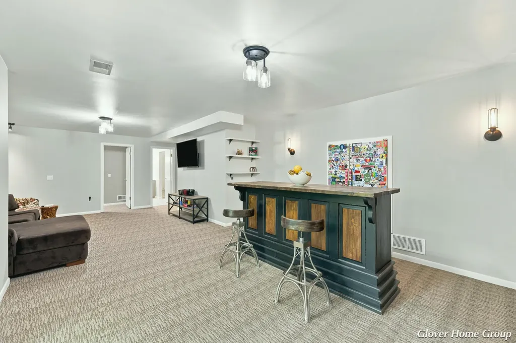 2511 Mcintosh Avenue NE Grand Rapids Charter Township MI 49525