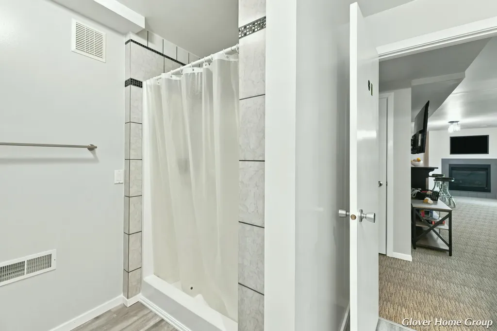 2511 Mcintosh Avenue NE Grand Rapids Charter Township MI 49525