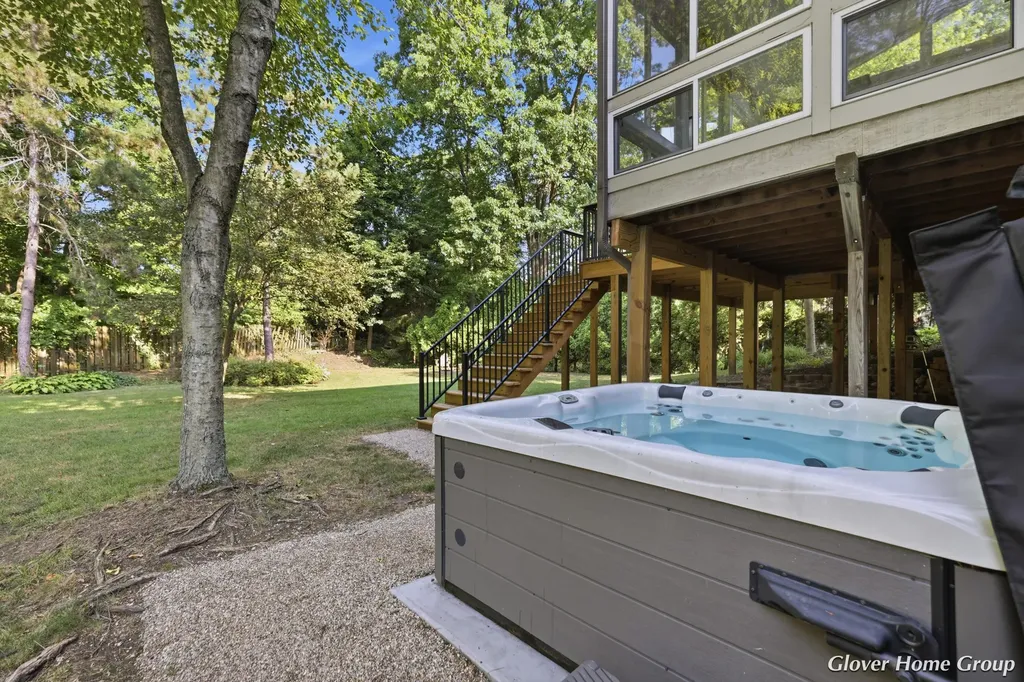 2511 Mcintosh Avenue NE Grand Rapids Charter Township MI 49525