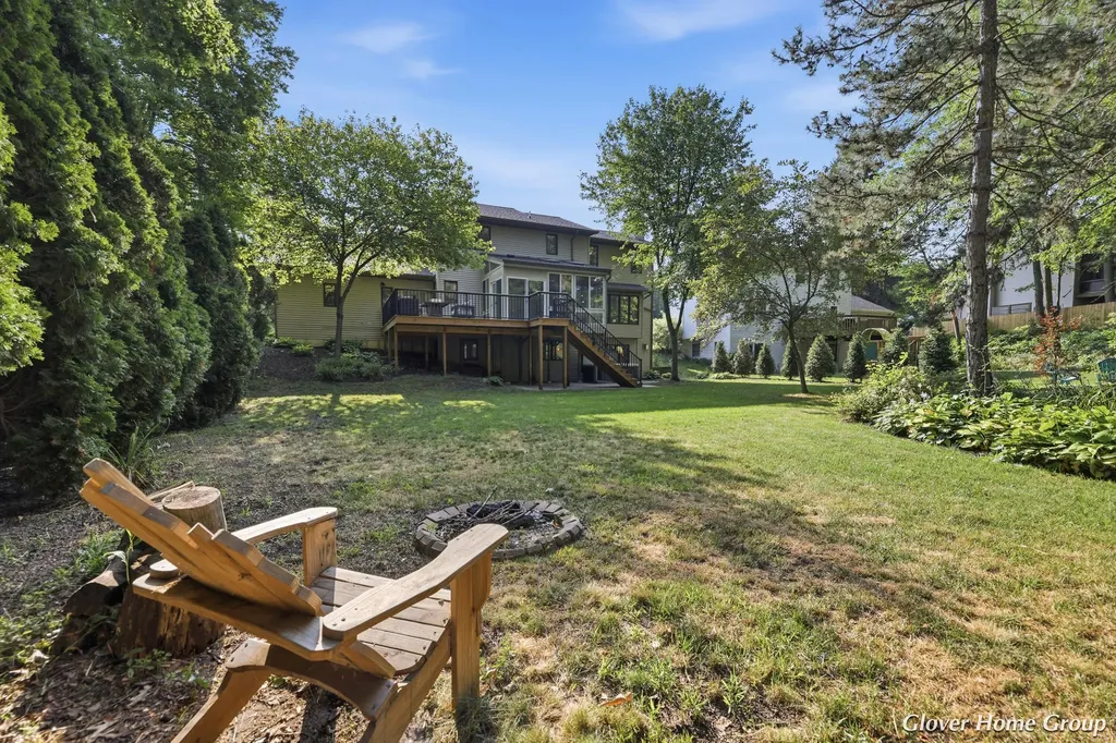 2511 Mcintosh Avenue NE Grand Rapids Charter Township MI 49525