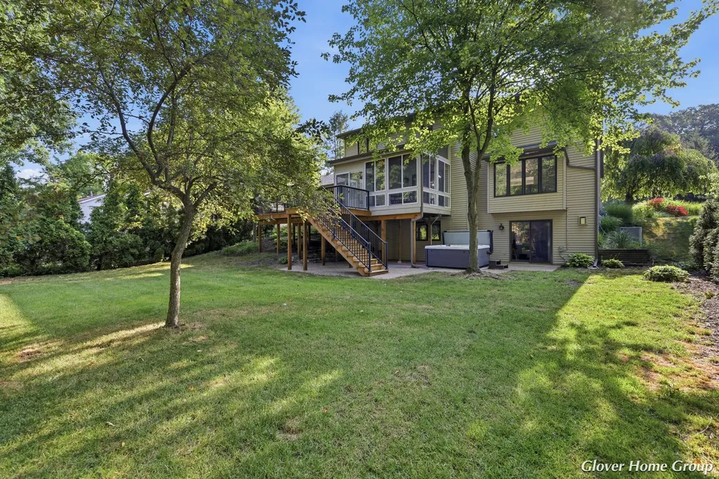 2511 Mcintosh Avenue NE Grand Rapids Charter Township MI 49525