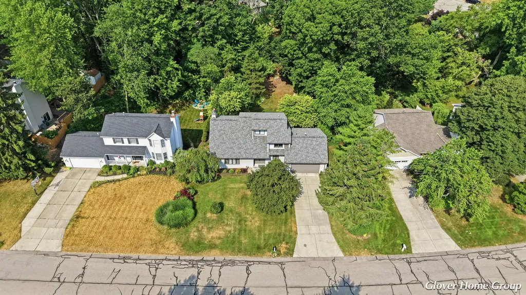 2511 Mcintosh Avenue NE Grand Rapids Charter Township MI 49525