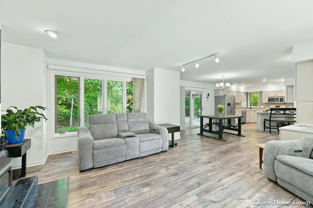 2511 Mcintosh Avenue NE Grand Rapids Charter Township MI 49525