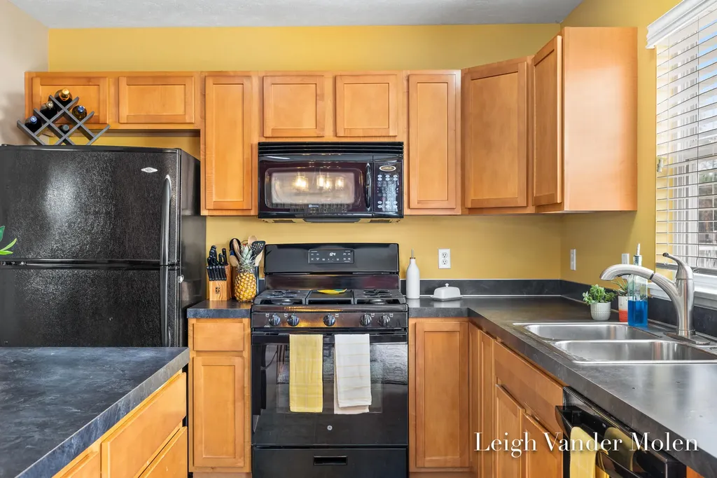 1811 Creed Court SW Wyoming City MI 49519