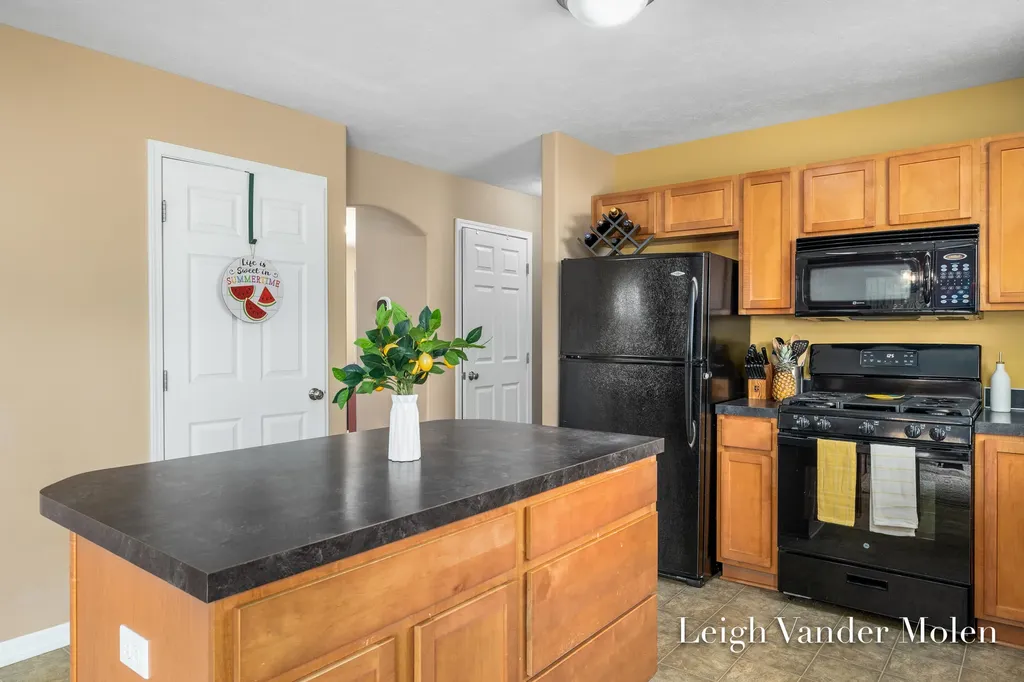 1811 Creed Court SW Wyoming City MI 49519