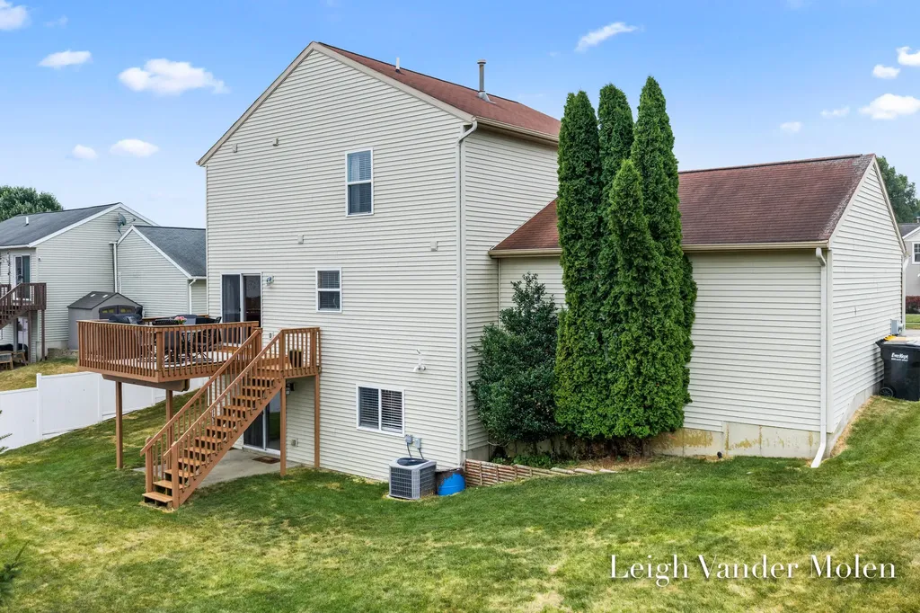 1811 Creed Court SW Wyoming City MI 49519