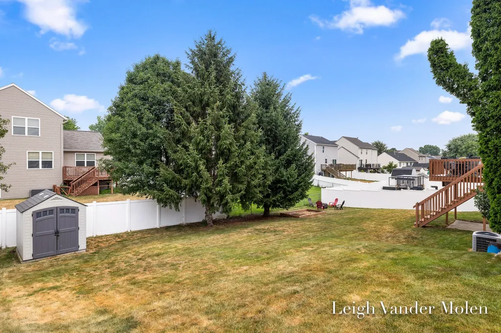 1811 Creed Court SW Wyoming City MI 49519