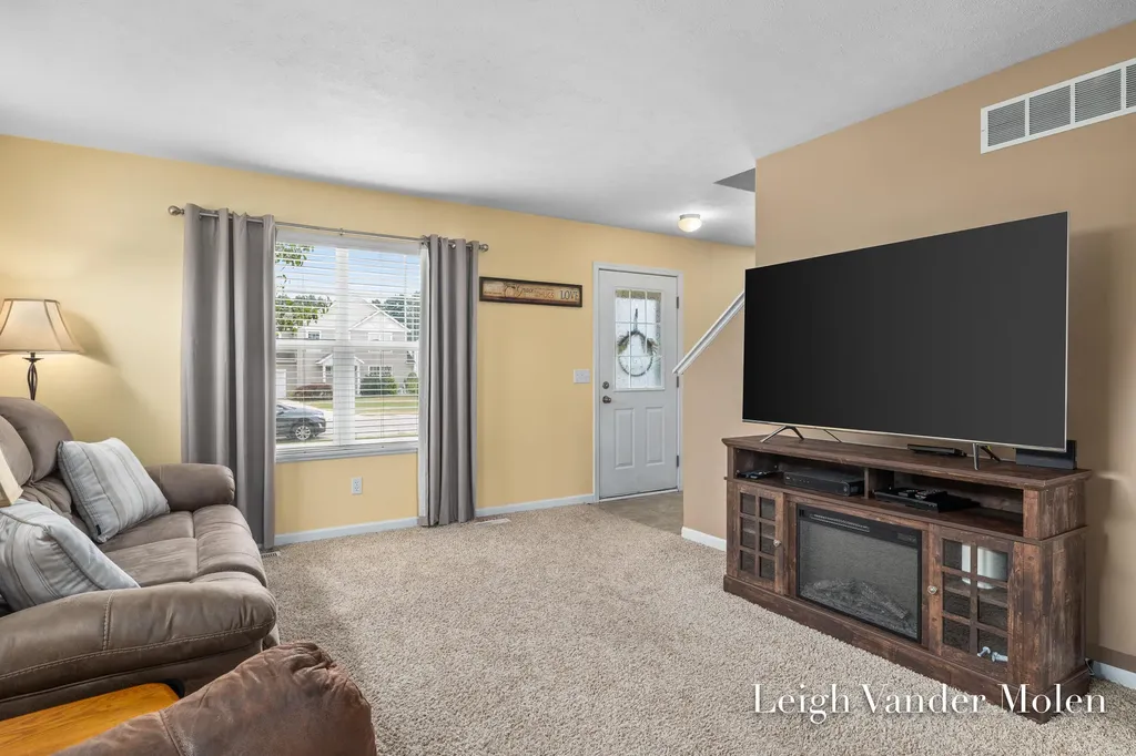 1811 Creed Court SW Wyoming City MI 49519