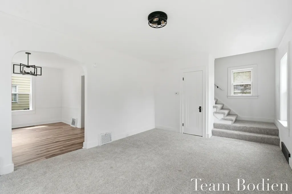 627 Pinehurst Boulevard Kalamazoo Charter Township MI 49006