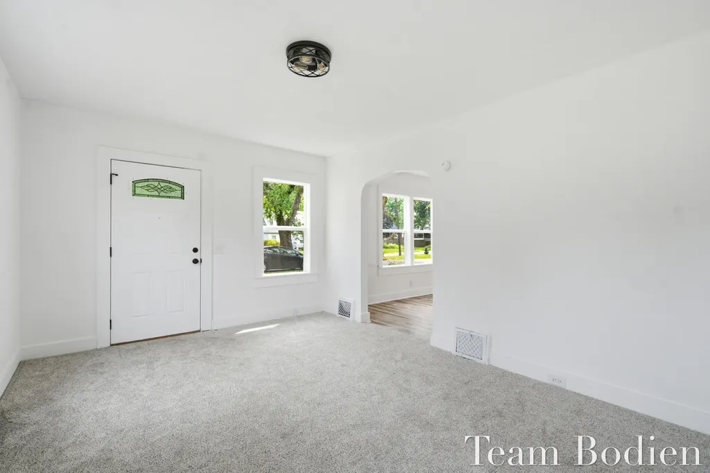 627 Pinehurst Boulevard Kalamazoo Charter Township MI 49006