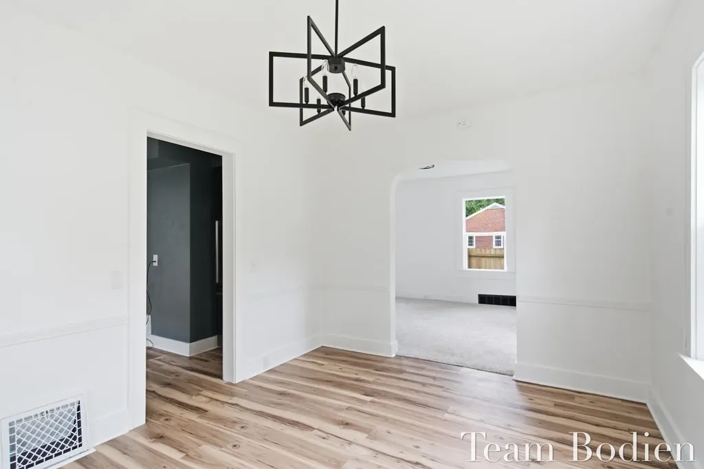 627 Pinehurst Boulevard Kalamazoo Charter Township MI 49006