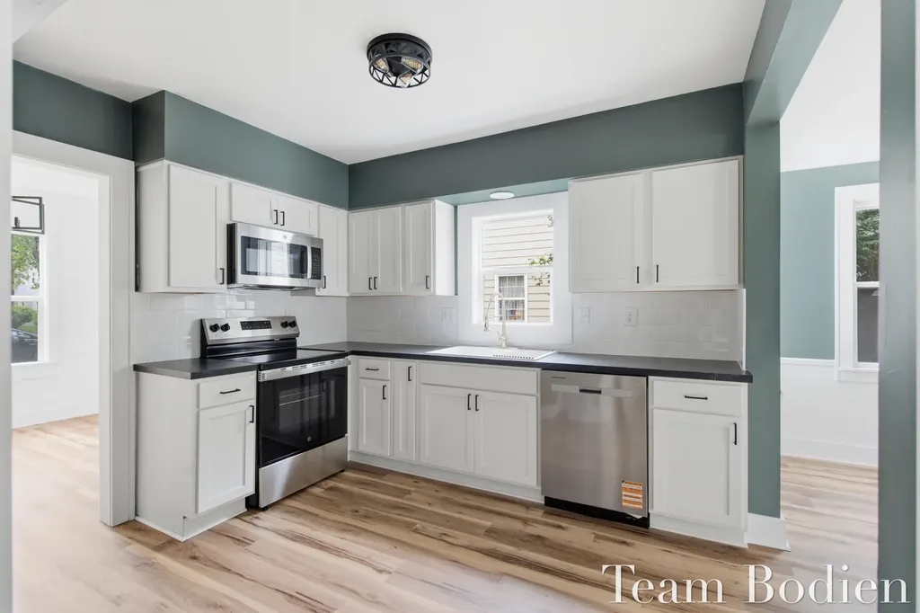 627 Pinehurst Boulevard Kalamazoo Charter Township MI 49006