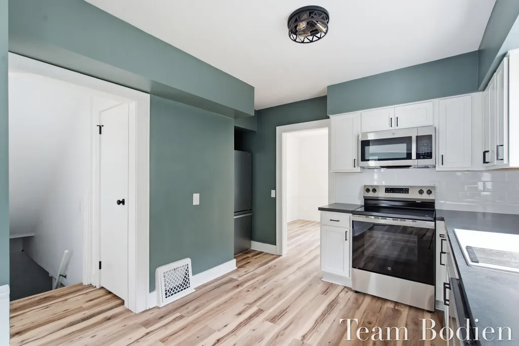 627 Pinehurst Boulevard Kalamazoo Charter Township MI 49006