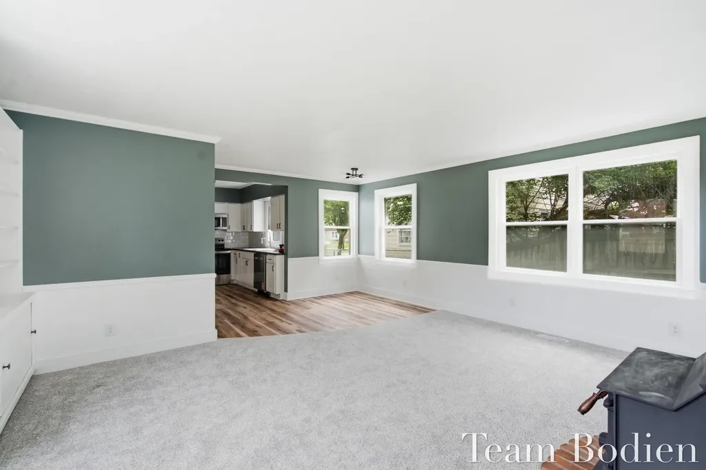 627 Pinehurst Boulevard Kalamazoo Charter Township MI 49006