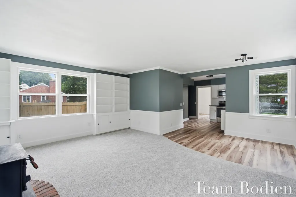 627 Pinehurst Boulevard Kalamazoo Charter Township MI 49006
