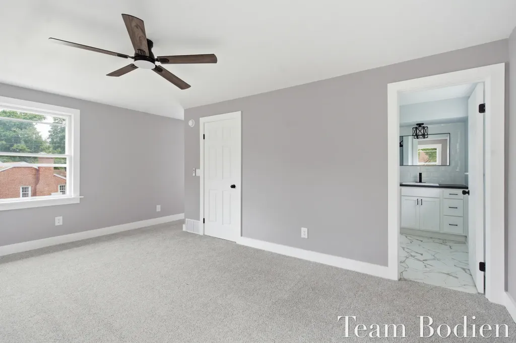 627 Pinehurst Boulevard Kalamazoo Charter Township MI 49006