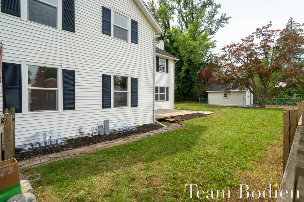 627 Pinehurst Boulevard Kalamazoo Charter Township MI 49006