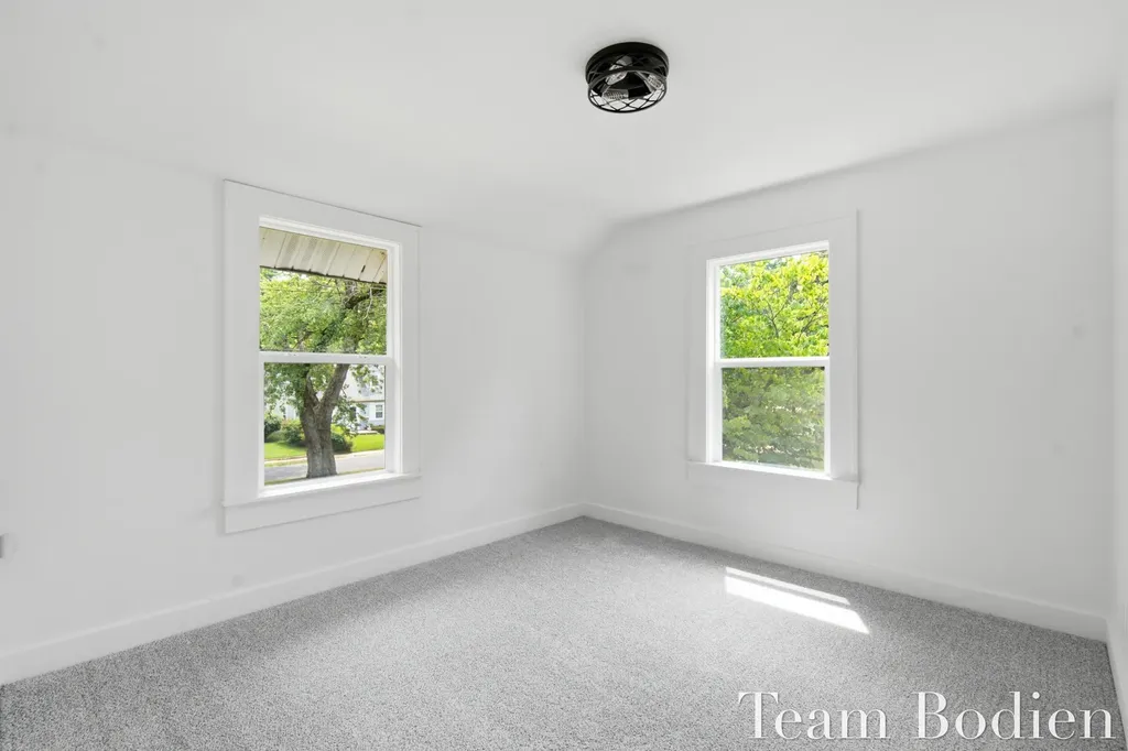 627 Pinehurst Boulevard Kalamazoo Charter Township MI 49006