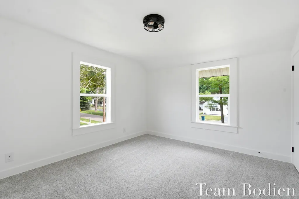 627 Pinehurst Boulevard Kalamazoo Charter Township MI 49006