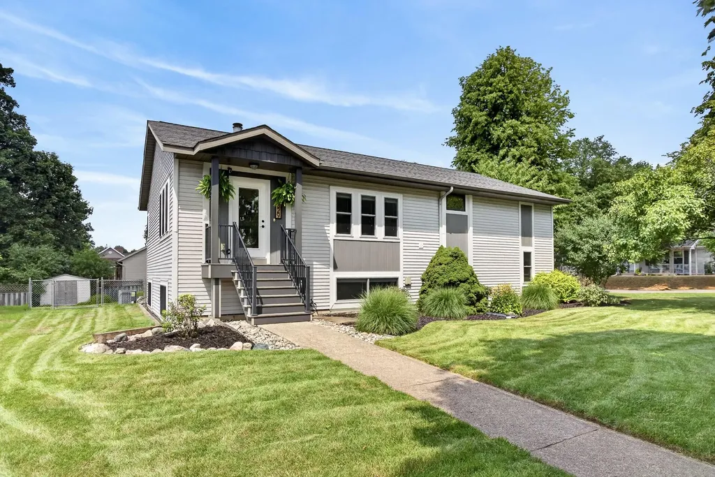1329 Dewberry Court NE Grand Rapids City MI 49505