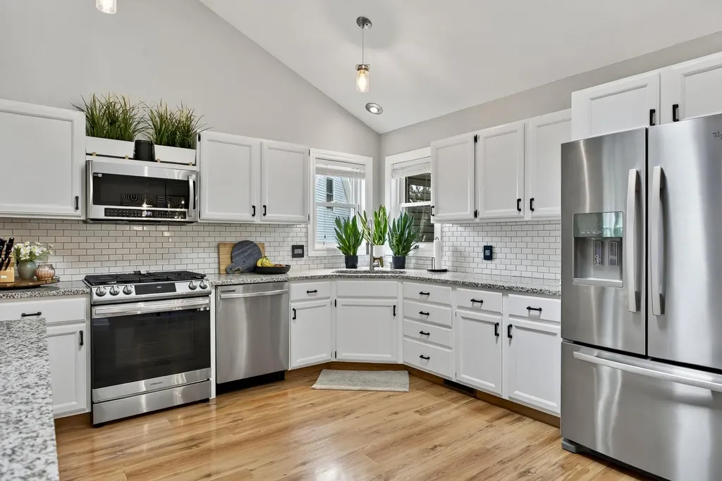 1329 Dewberry Court NE Grand Rapids City MI 49505