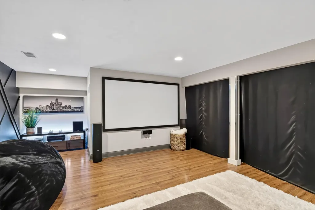 1329 Dewberry Court NE Grand Rapids City MI 49505
