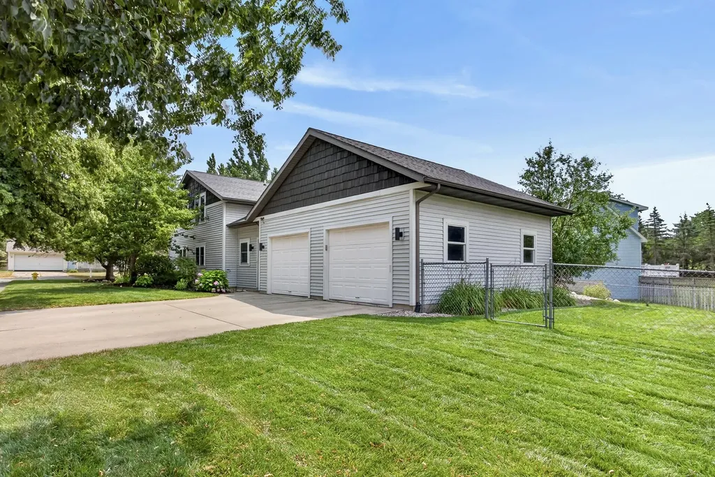 1329 Dewberry Court NE Grand Rapids City MI 49505