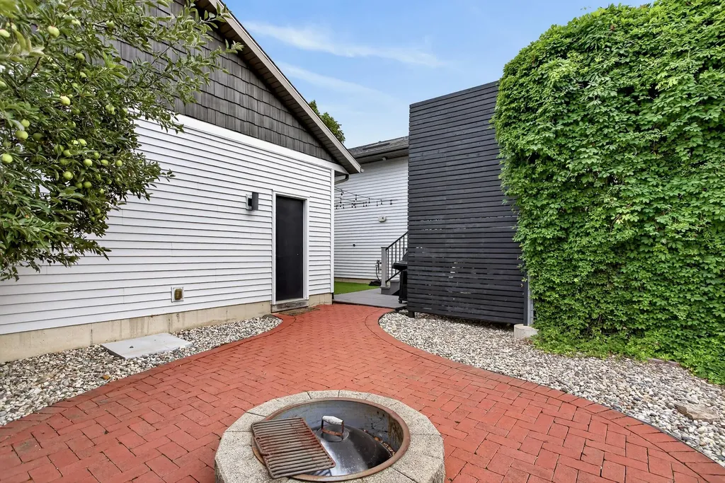 1329 Dewberry Court NE Grand Rapids City MI 49505