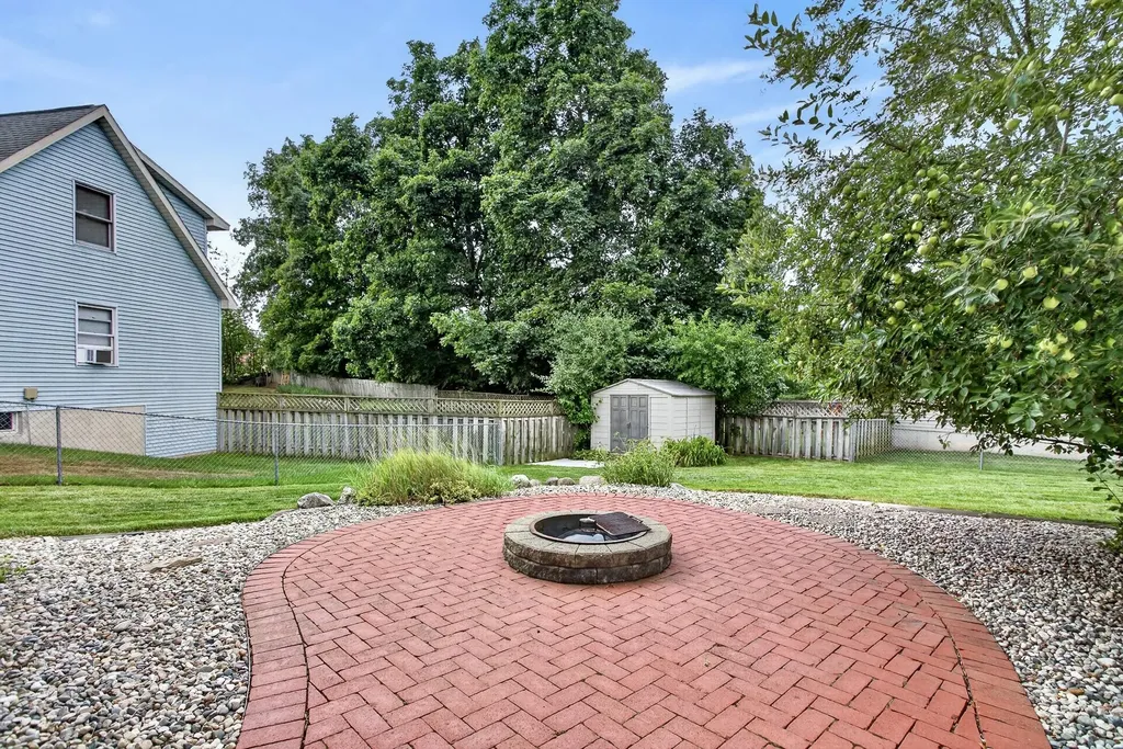 1329 Dewberry Court NE Grand Rapids City MI 49505