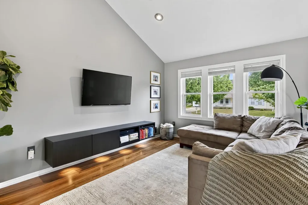 1329 Dewberry Court NE Grand Rapids City MI 49505