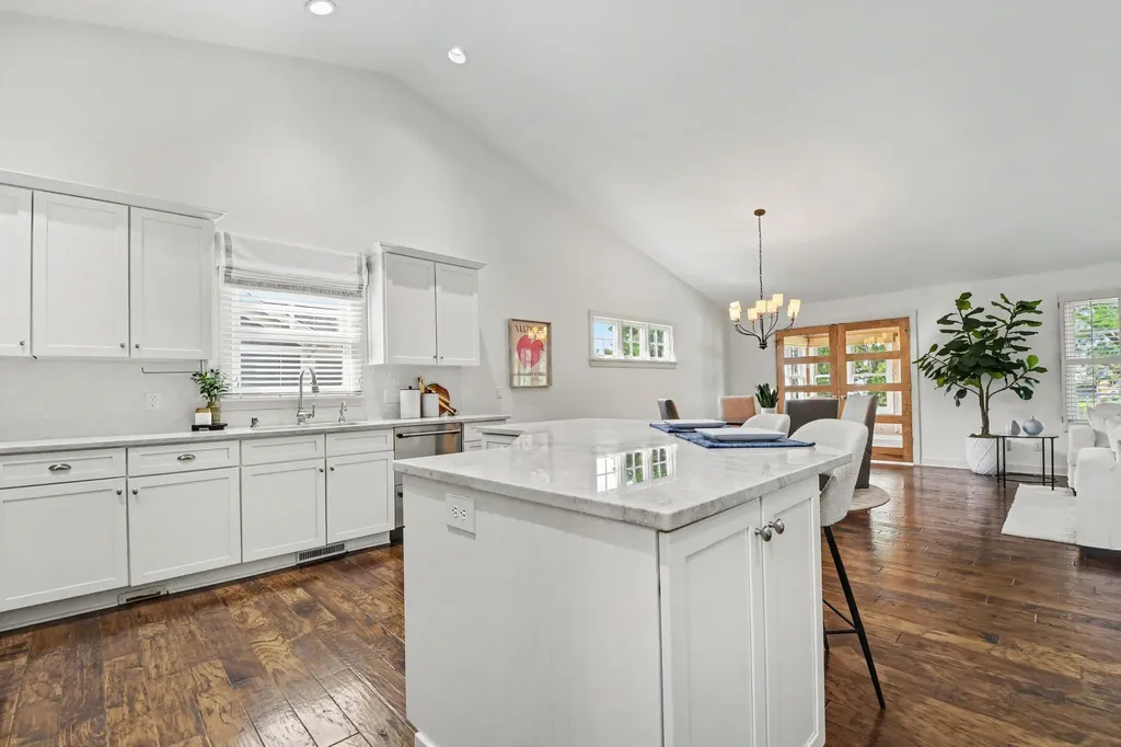5526 Alhambra Drive SE Cascade Charter Township MI 49546