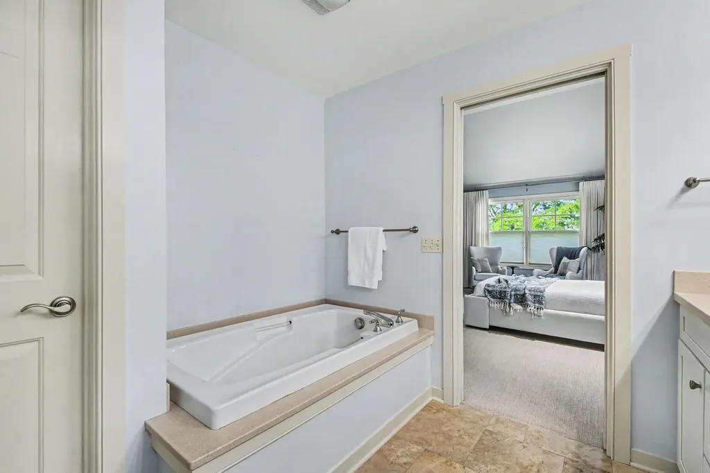 5526 Alhambra Drive SE Cascade Charter Township MI 49546
